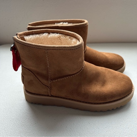 UGG mini logo zip woman’s boot - Picture 1 of 7